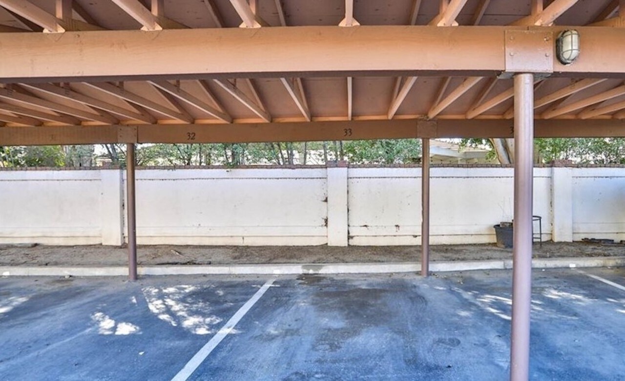 Building Photo - 3830 Avenida Del Presidente