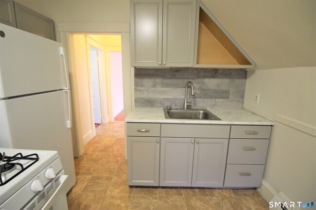 Building Photo - 19 Nesbit Ave