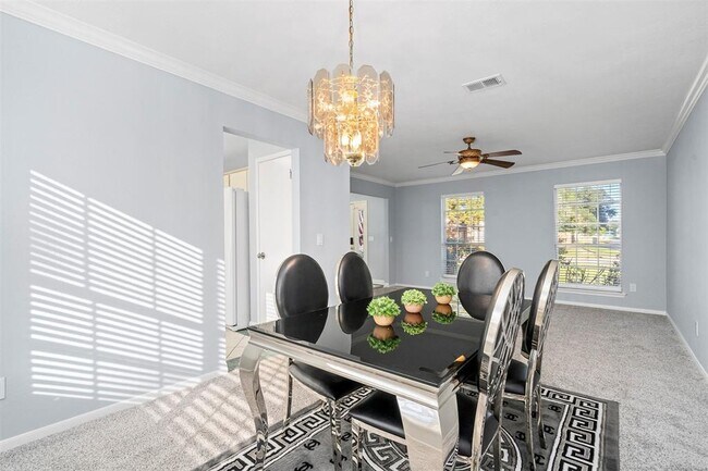 Building Photo - 9942 Villa Verde Dr