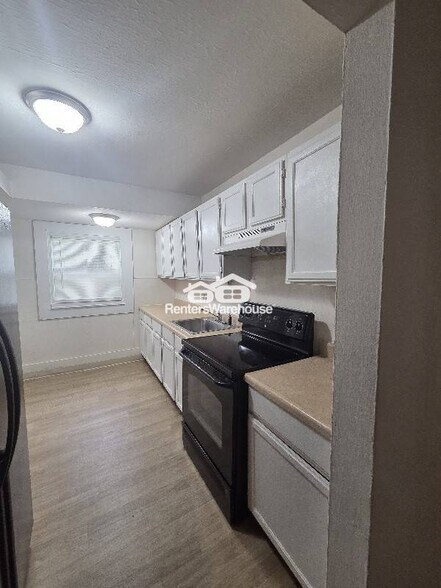 Building Photo - 10732 Spring Garden Dr