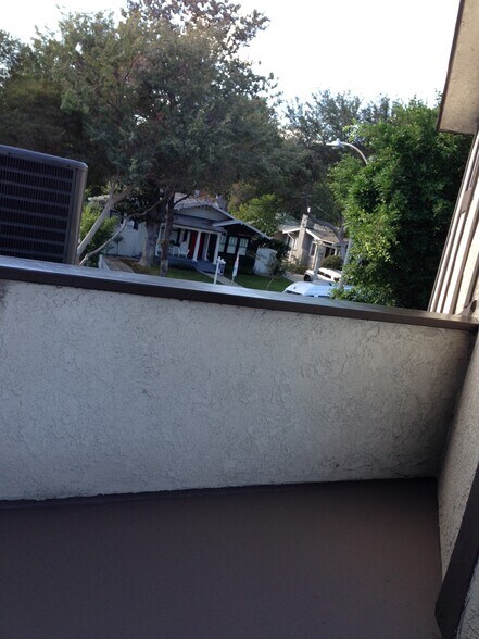 Building Photo - 7665 Fountain Ave