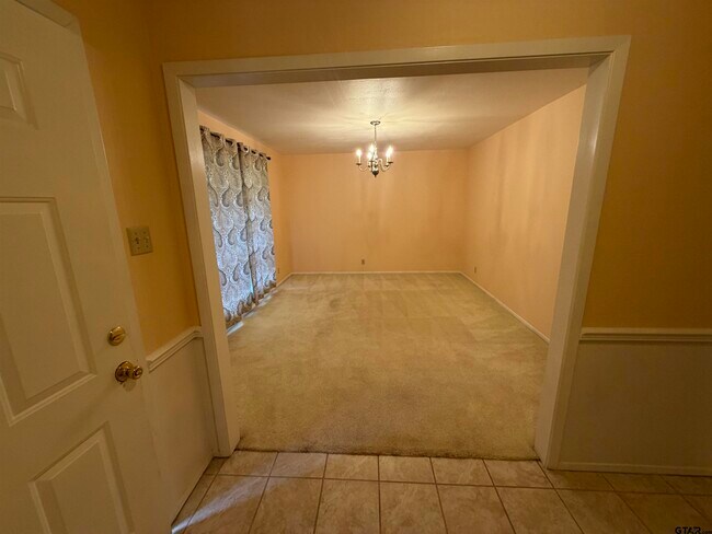 Building Photo - 1311 Larkspur Ln