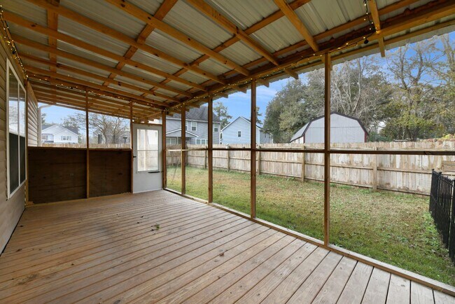 Building Photo - 4732 Lewis And Clark Trail