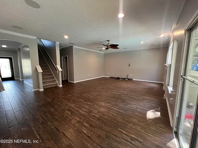 Building Photo - 6 Bedrooms 4 Bathroom 1672 Hammock Grove Lane