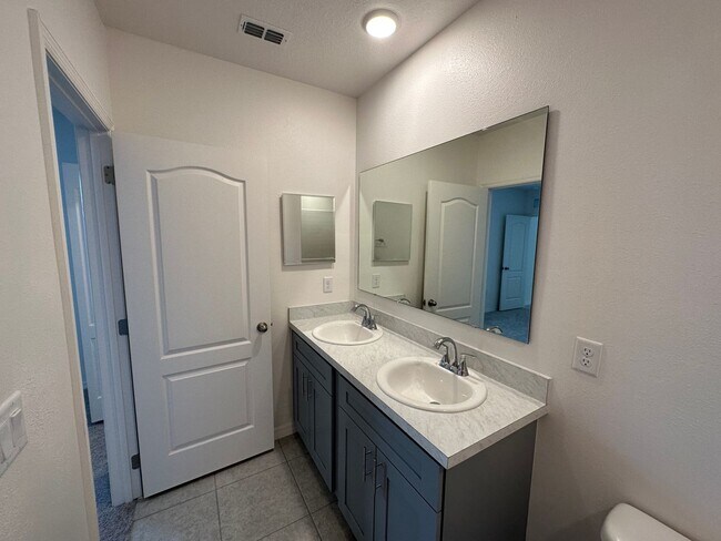 Building Photo - Brand new 3 bedroom 2 bathroom home in desired Indian Lake Estates