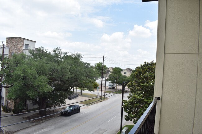 Building Photo - 2922 Leeland St