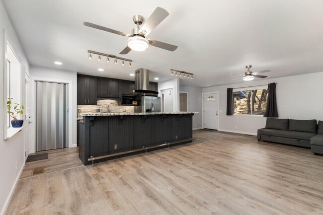 Building Photo - 17434 Virginia Way