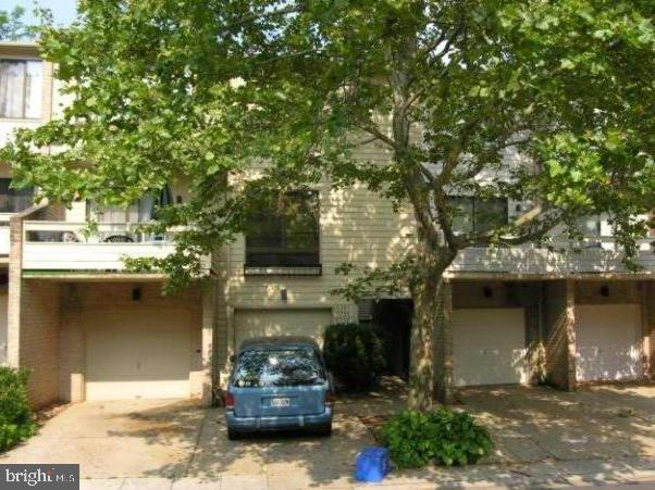 Primary Photo - 9759 Lake Shore Dr