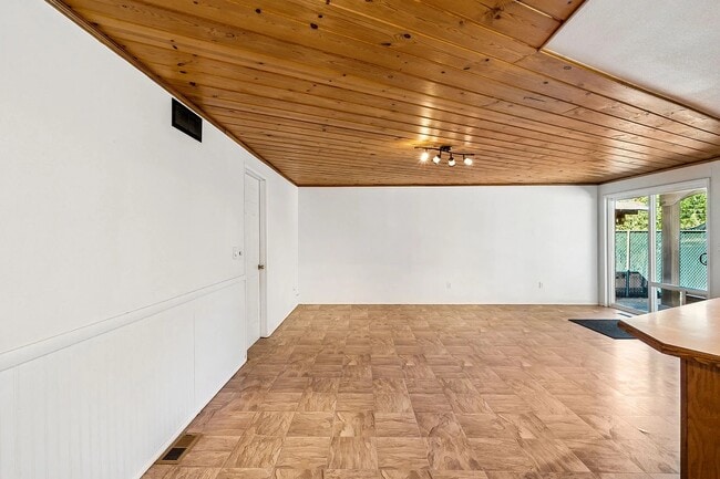 Building Photo - 15518 SE 304th Pl