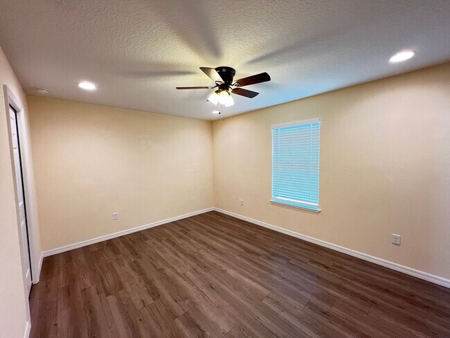 Building Photo - BEAUTIFUL 3 BD/2BA Home in Ocala!!!