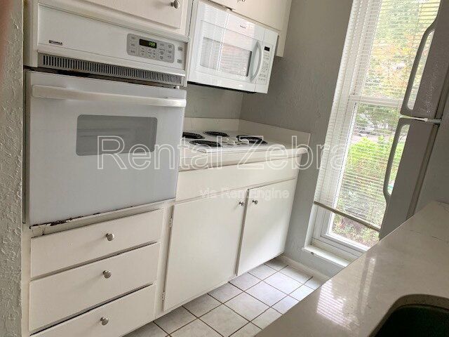 Building Photo - 1470 Creekside Dr