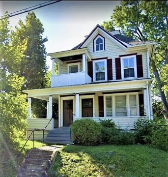 Building Photo - 61 Oak St