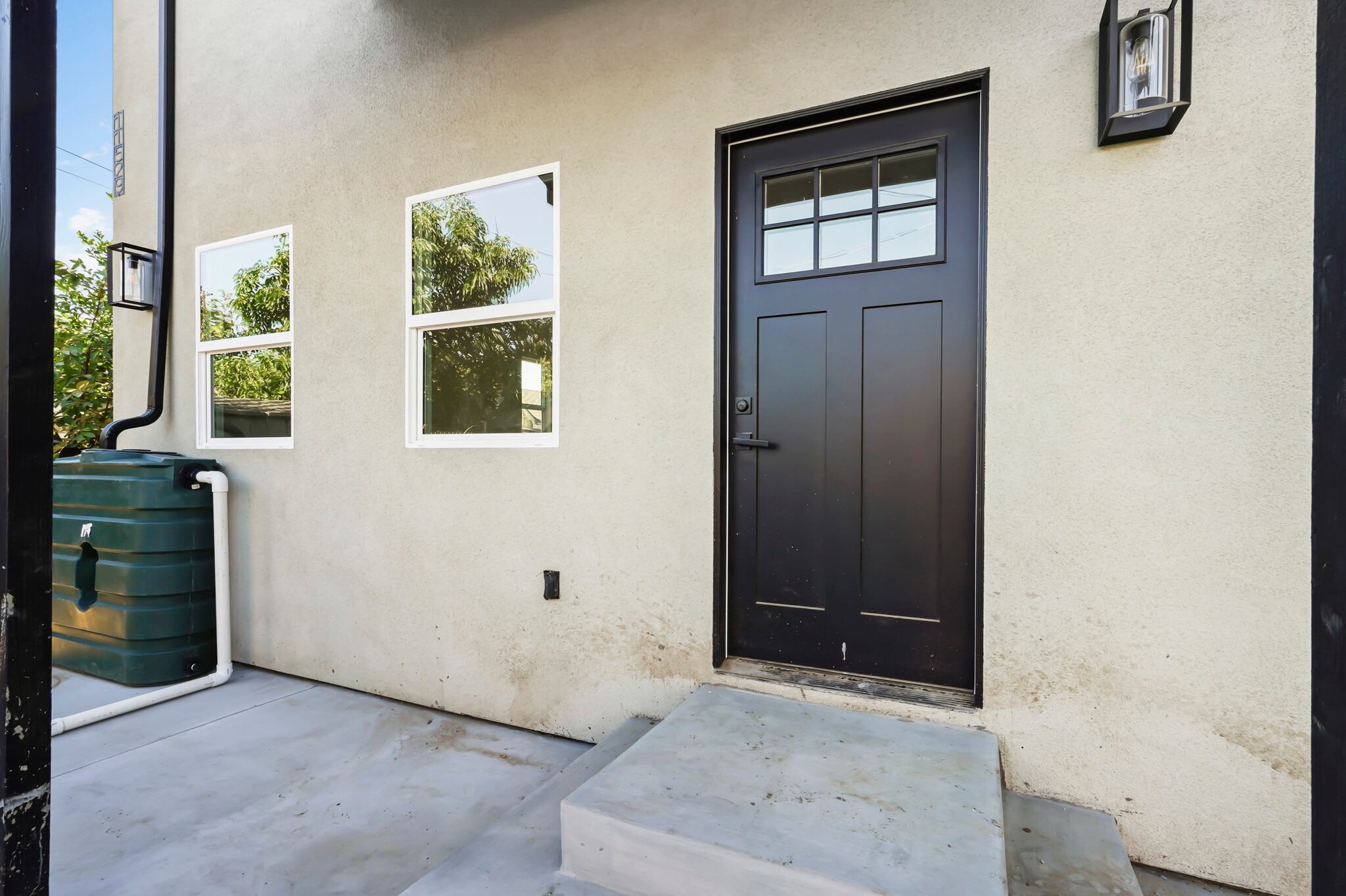 Building Photo - 11533 Dronfield Ave