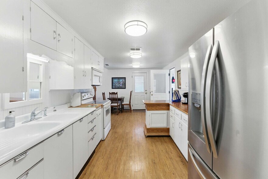 Building Photo - 175 Fredericksburg Rd