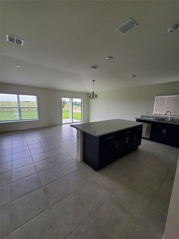 Building Photo - 2058 Ficus St