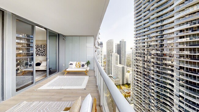 Building Photo - 1010 Brickell Ave