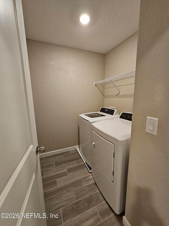 Building Photo - 10330 Alder Creek Ln