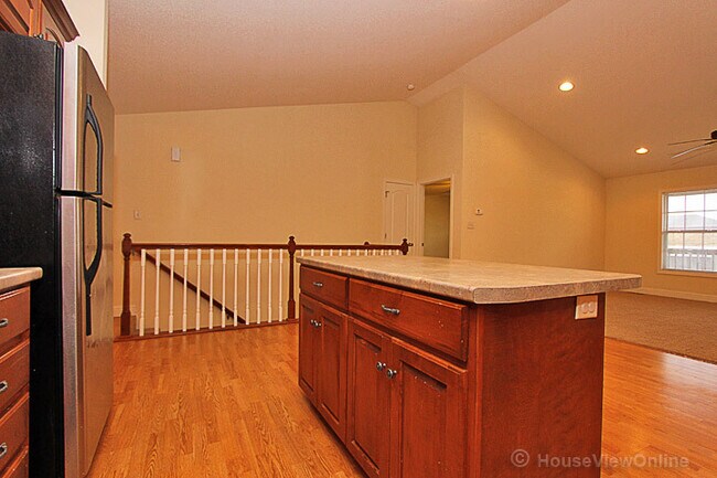 Building Photo - 2358 Garrett Ln