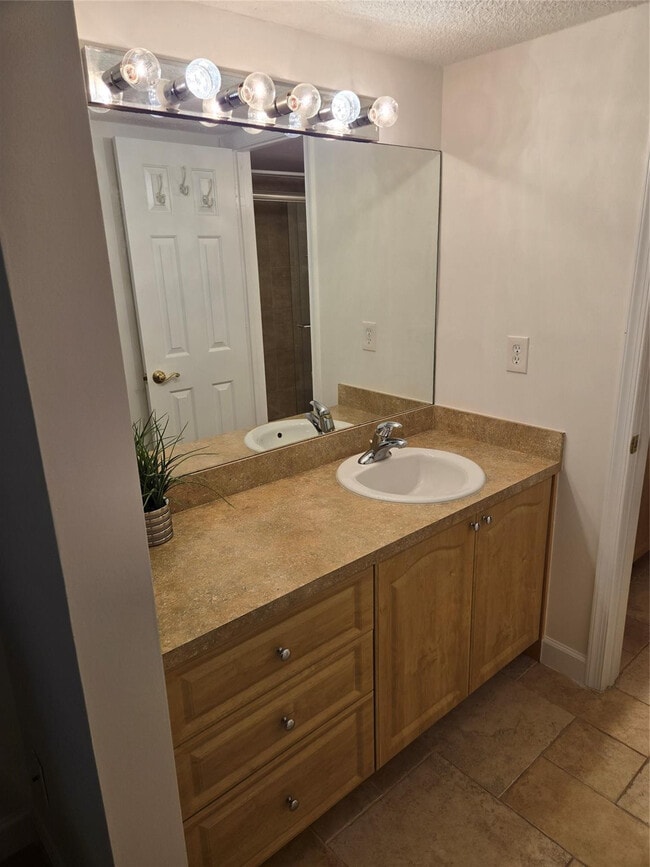 Building Photo - 9531 Seagrape Dr