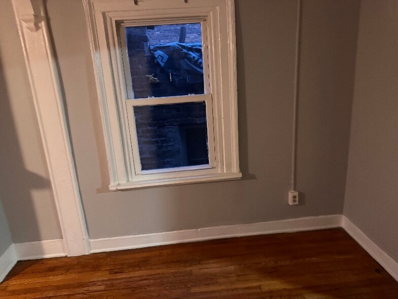 Building Photo - 103 Grand St