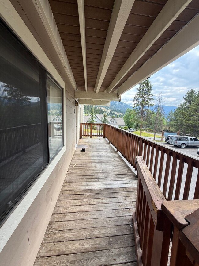 Building Photo - 2095 Little Coyote Rd