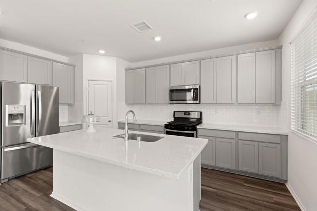 Building Photo - 895 Brookdale Dr