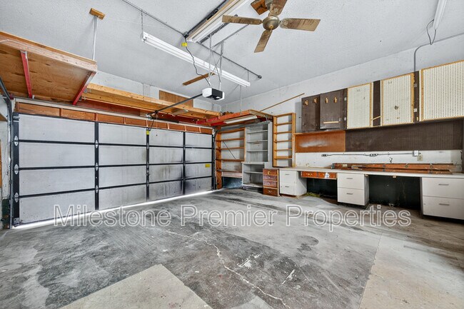 Building Photo - 3014 Jennifer Ave