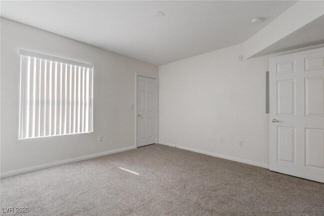Building Photo - 6955 N Durango Dr