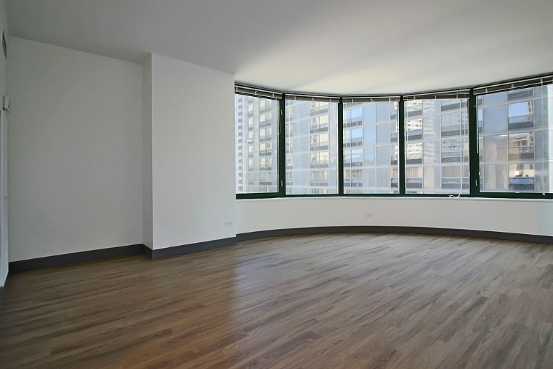 Building Photo - 489 E Ohio St