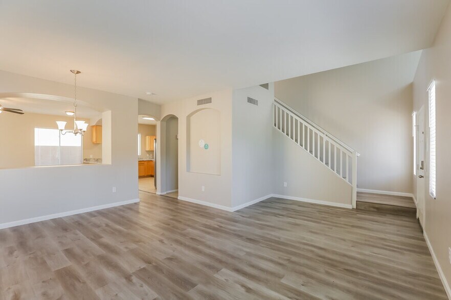 Building Photo - 7218 S 39th Dr