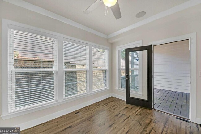 Building Photo - 860 Stonehill Ln