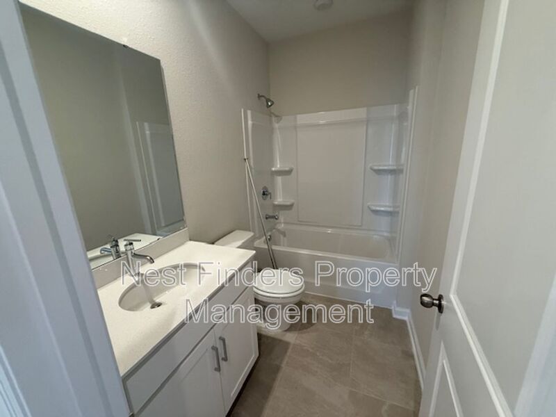 Building Photo - 299 Spruce Hl Pt