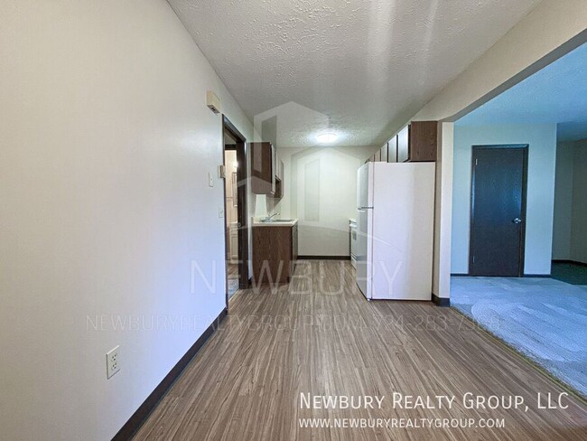 Building Photo - 16 Clearview Meadows