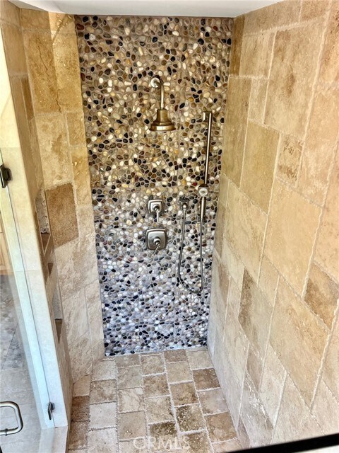 Building Photo - 224 Cll De Madrid