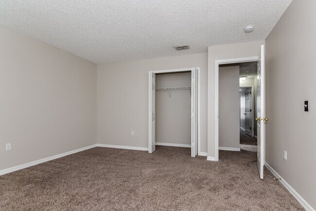 Building Photo - 6216 Cannoli Pl