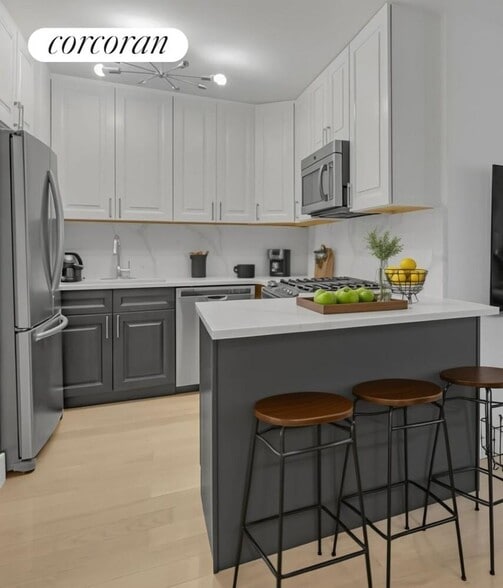 Building Photo - 301 E 87th St