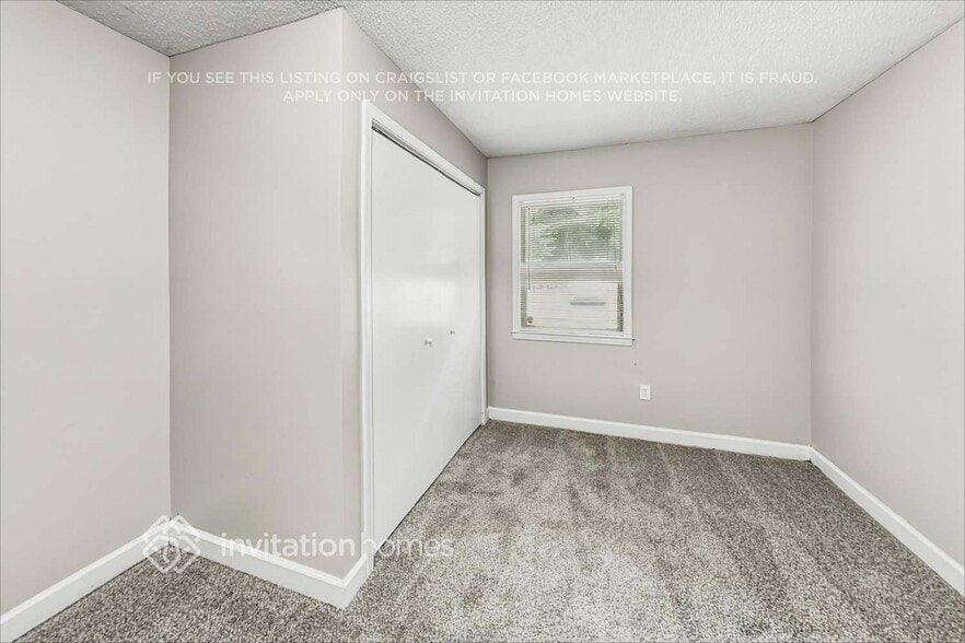 Building Photo - 2751 Flagstone Dr SE