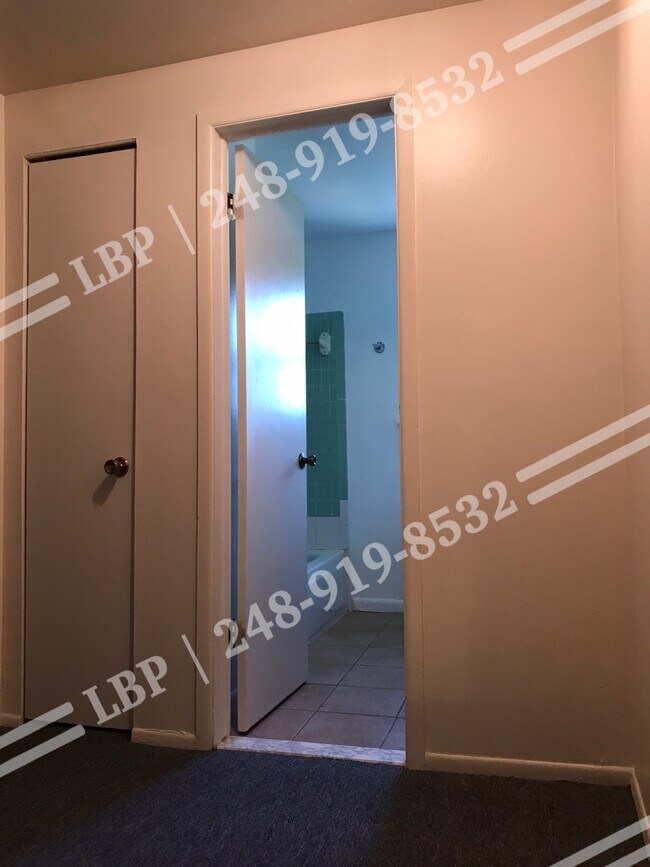 Building Photo - 5925 Inkster Rd