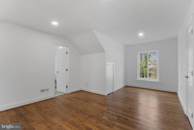 Building Photo - 3284 Annandale Rd