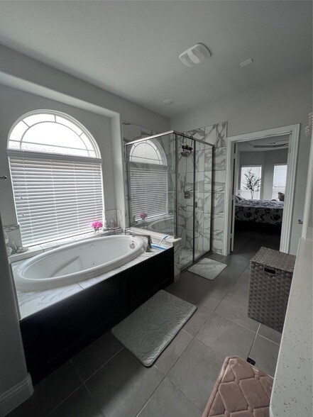 Building Photo - 9832 El Colina Dr