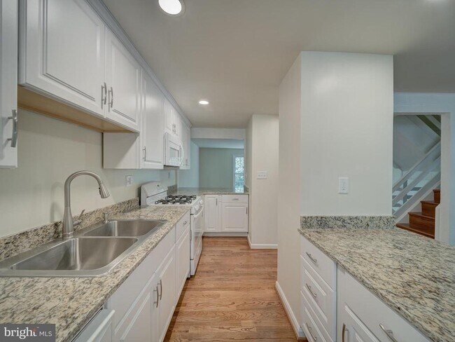 Building Photo - 13186 Putnam Cir