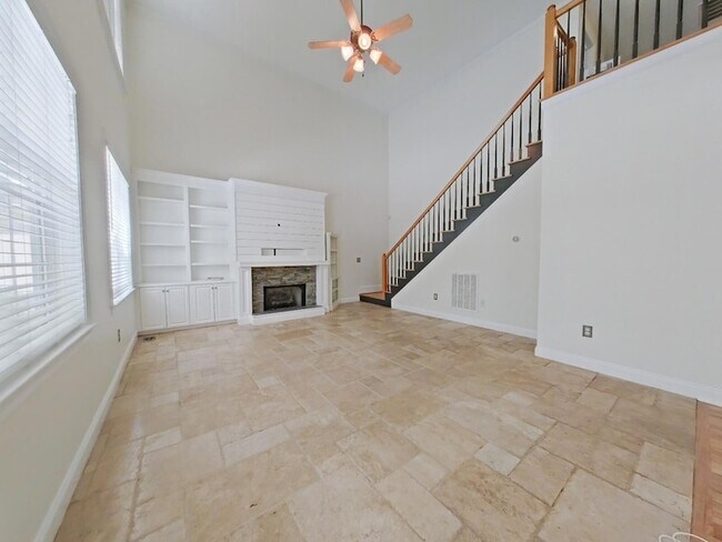 Building Photo - 933 Mitchell Ln