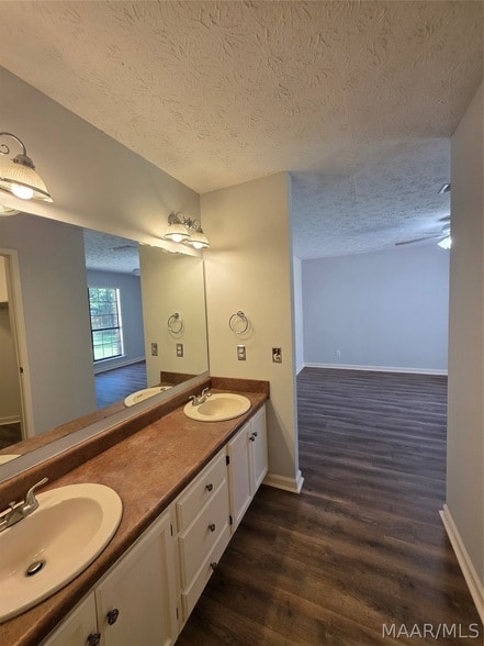 Building Photo - 6225 Whitewater Ct