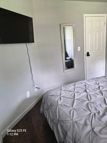 Building Photo - 1427 Amaryllis Way