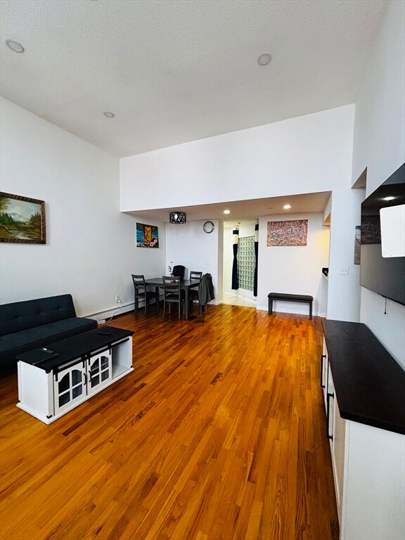 Building Photo - 60 Gibson St