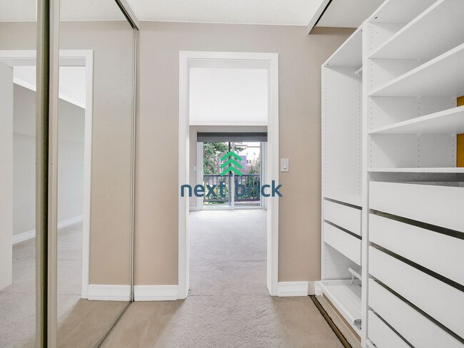 Building Photo - 2 Bed  2.5 Bath Townhome for Rent!