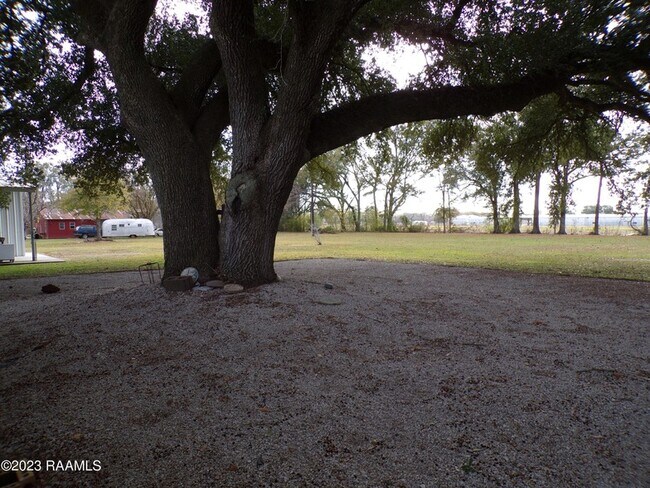Building Photo - 212 Thoroughbred Dr