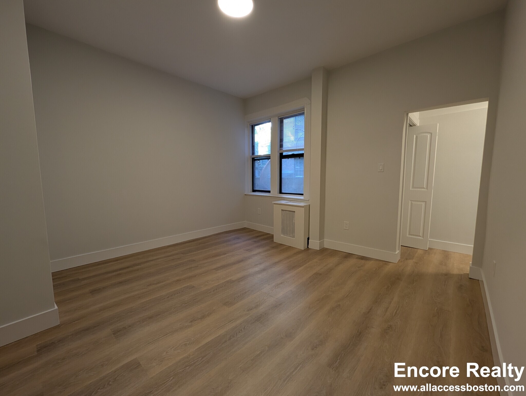 Building Photo - 24 Phillips St