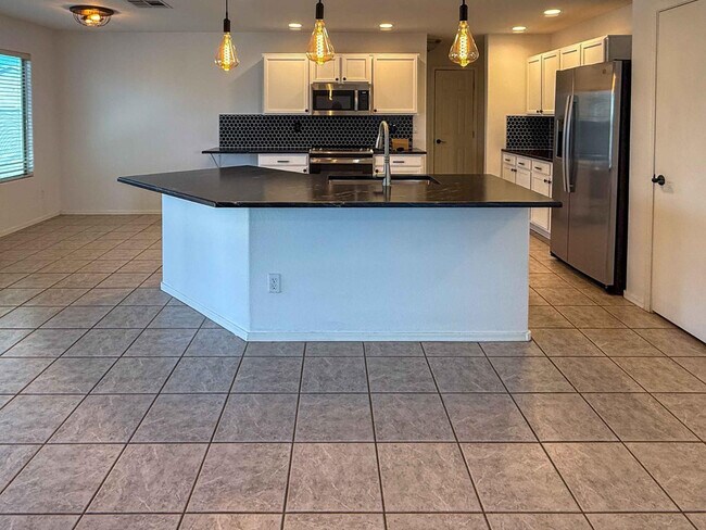 Building Photo - 3103 W Zachary Dr