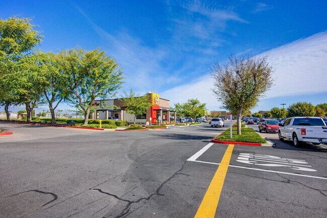 Building Photo - NEW LISTING 4 Bedroom, 3 Bathroom, 2 Garage Detached Condominium, with HVAC, Tankless Water Heate...